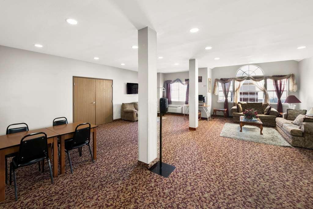 Econo Lodge Inn & Suites Mesquite - Dallas East Interior photo